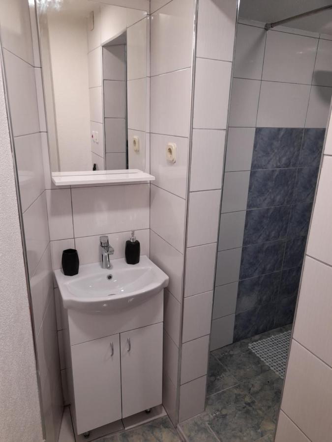 Bato Rooms Peštani Esterno foto